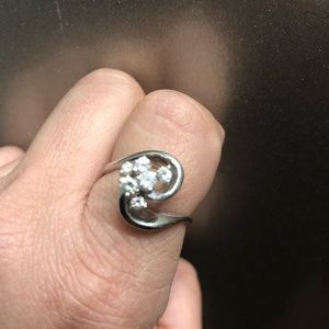 DIAMOND WHITE GOLD RING